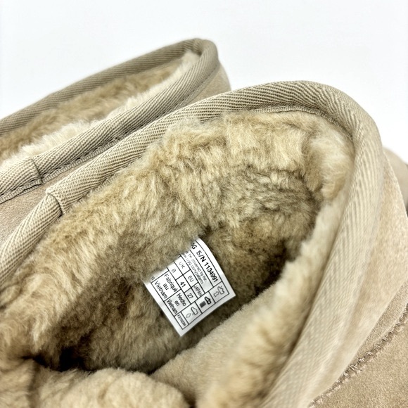 NWT UGG Classic Mini Platform Boots in Mustard Seed - 10 - Picture 7 of 11